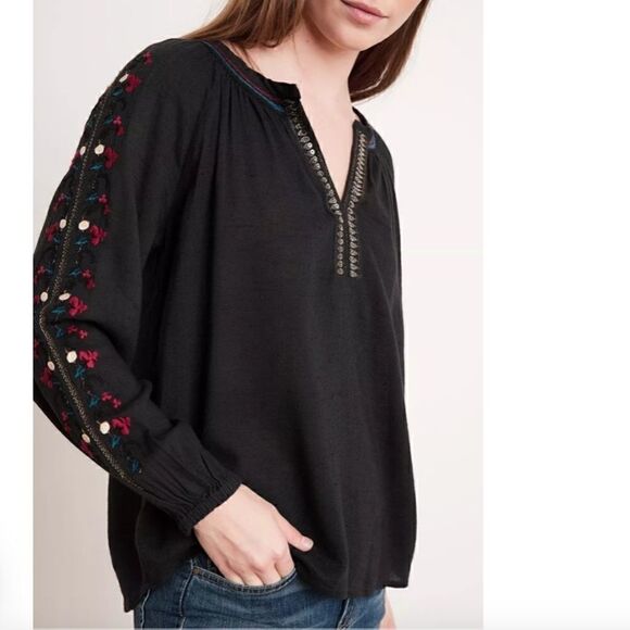 Velvet By Graham & Spencer Hunter Flores Blouse - Picture 3 of 11